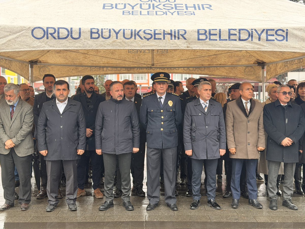 AkPersembe52's tweet photo. Türk Polis Teşkilatımızın 181’inci kuruluş yıl dönümü dolayısıyla düzenlenen çelenk sunma törenine; İlçe Başkanımız Sayın Kahraman Yalçın ve Belediye Başkanımız Sayın Cihat Albayrak katılım sağladı. https://t.co/2vyqU0r1P3