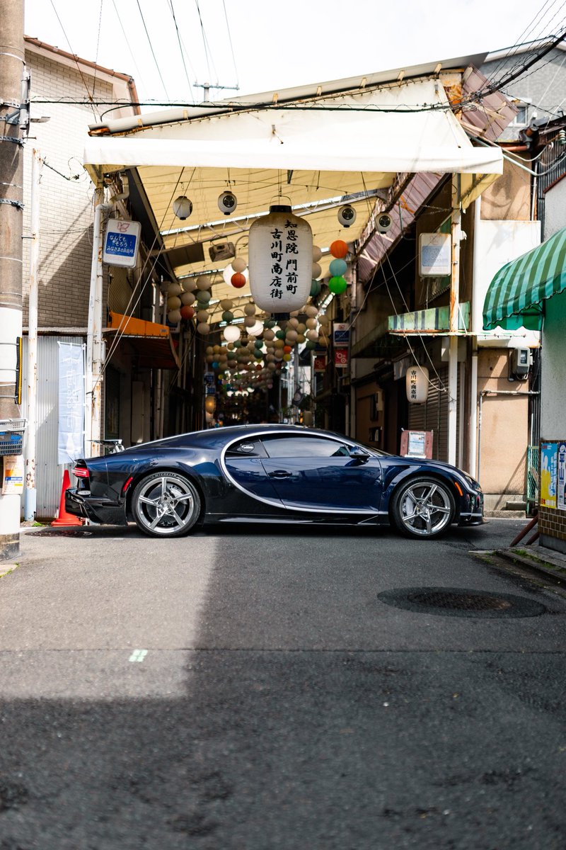 yu___xxk's tweet photo. 話題の？ブガッティ見てきた✊
日本に居ない車種見れたので満足🫡 https://t.co/LnEiwnECDH