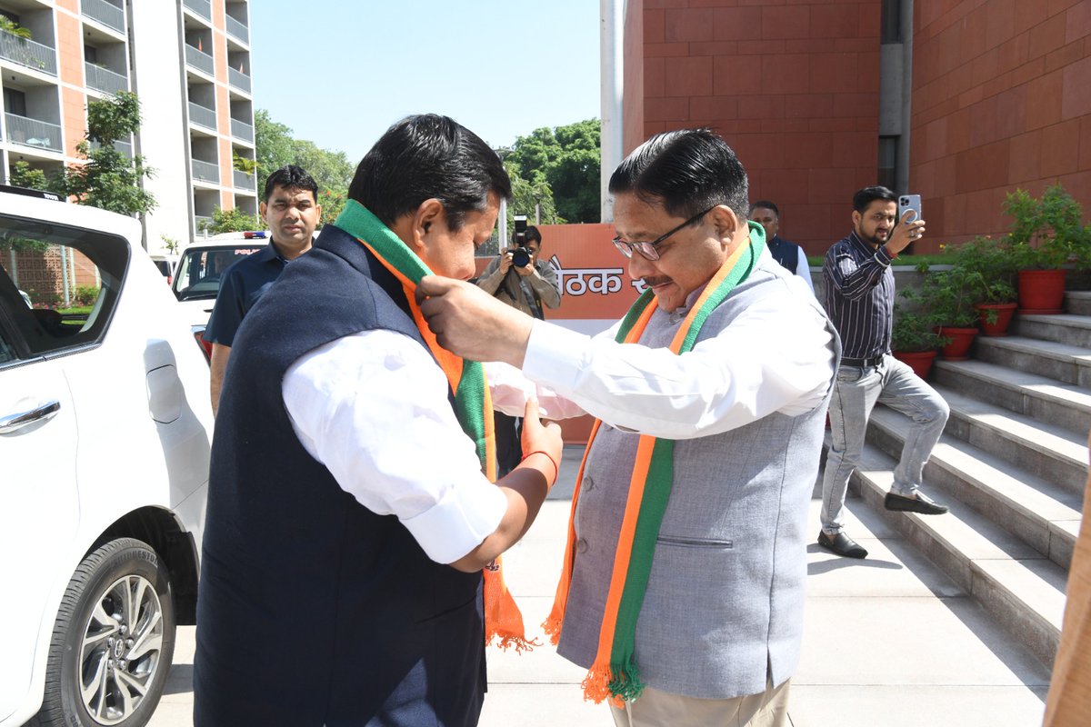 Dr.Radha Mohan Das Agrawal tweet media