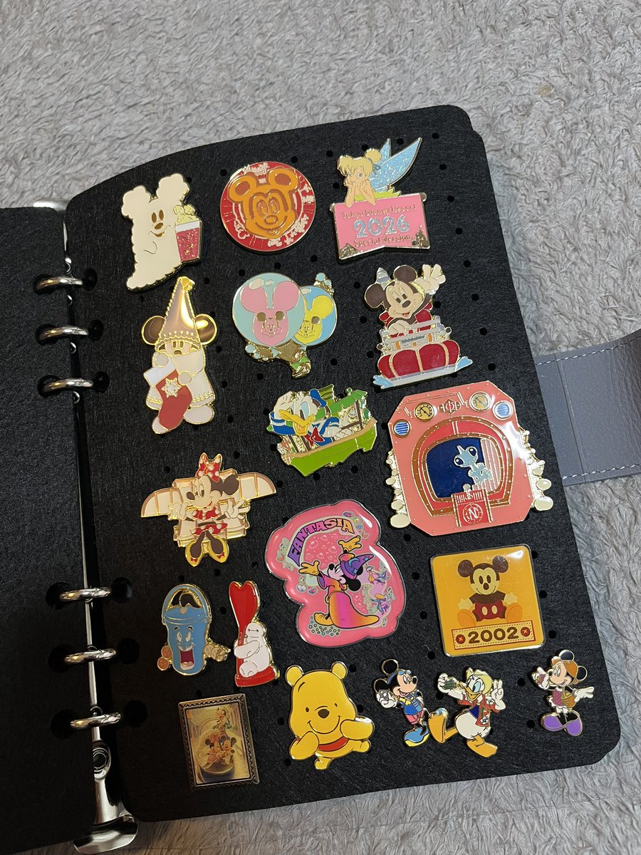 natsumi72382's tweet image. これ付けるだけで肩こりがヤバくなる、、

#ピンバッジ
#ジブリ
#ディズニー
#サンリオ