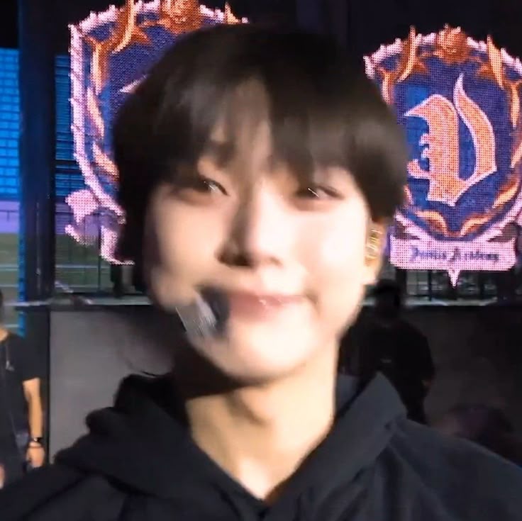 catwon🌑 tweet media