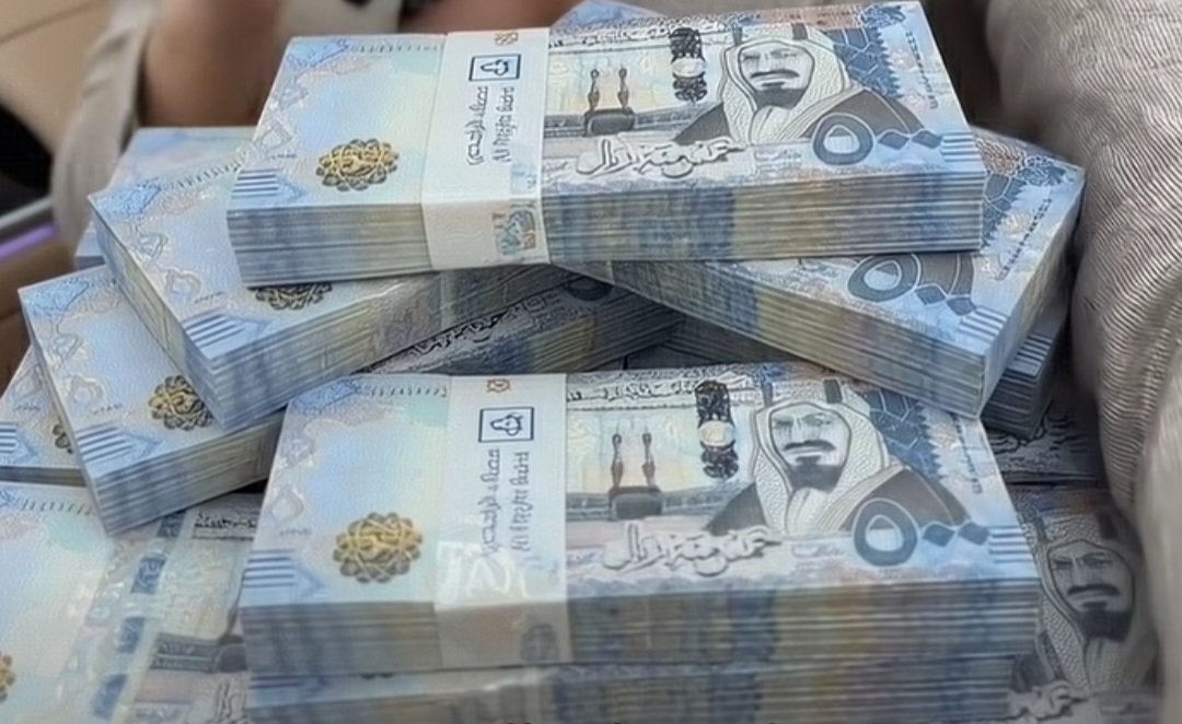 لقد تم اختيارك من ضمن الفائزين احد الفائزين فائز مبلغ  100,000 ﷼
بدون شروط الشروط فقط 👇
1- رتويت 🔄 
2- رتويت و اكتب (تم)، ،🇸🇦❤️🌹

السحب من الرتويت بعد الفجر وموثق فالكم التوفيق🇸🇦♥️