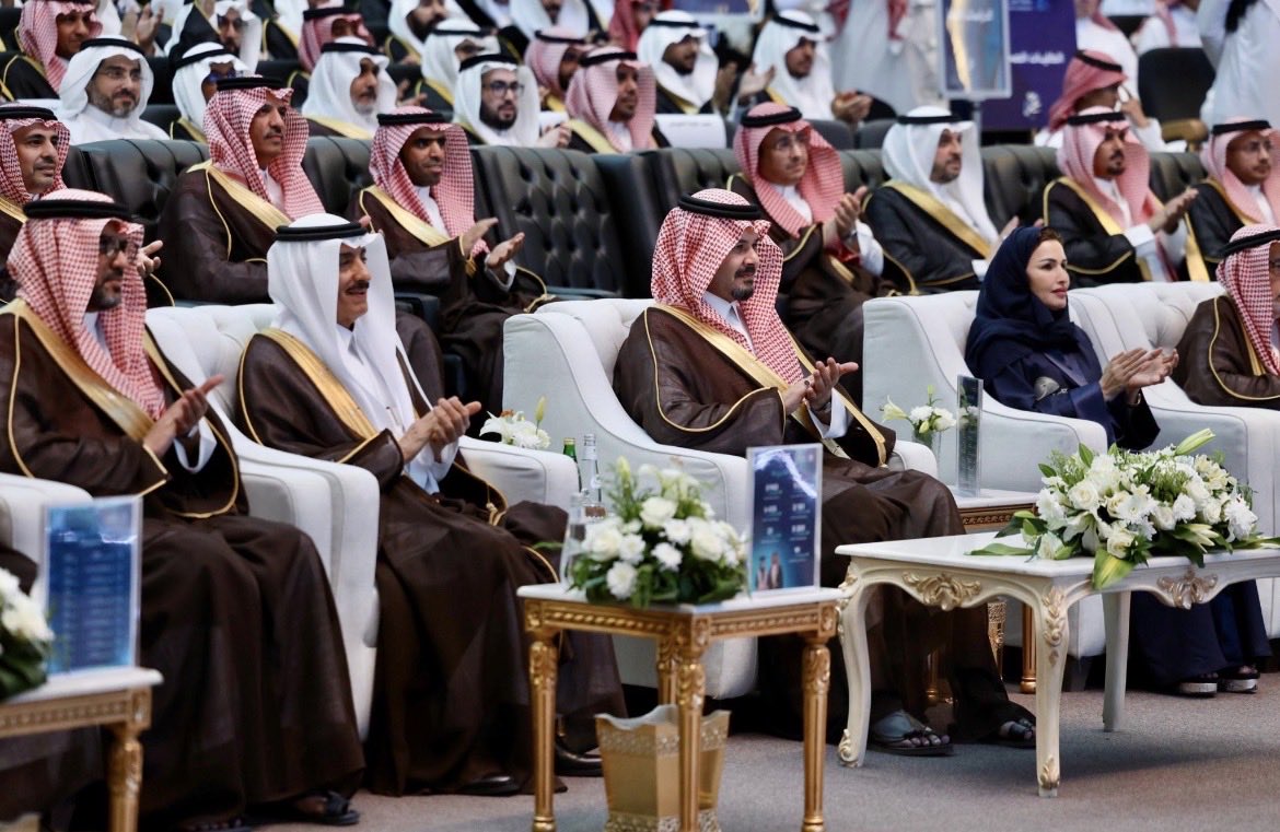 RAlradadi's tweet photo. مبارك لطلابنا وطالباتنا  #الدفعة22_من_جامعة_طيبة #كلية_الطب التخرج …وأتمنى لكم التوفيق والسداد في حياتكم العلمية والعملية…فأنتم سواعد الوطن وركيزة النهضة والازدهار 🇸🇦🇸🇦 https://t.co/WjSmw3G1KD