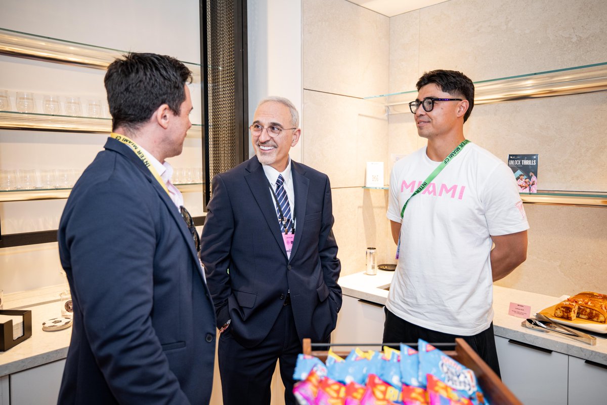 HPE's tweet image. Captured: Opening day momentum at Nu Stadium. 🎉 HPE CEO Antonio Neri was on hand, @InterMiamiCF fans were in full force, and HPE tech connecting every moment on and off the pitch, and providing real-time insights and infrastructure.
#soccer #openingday #football