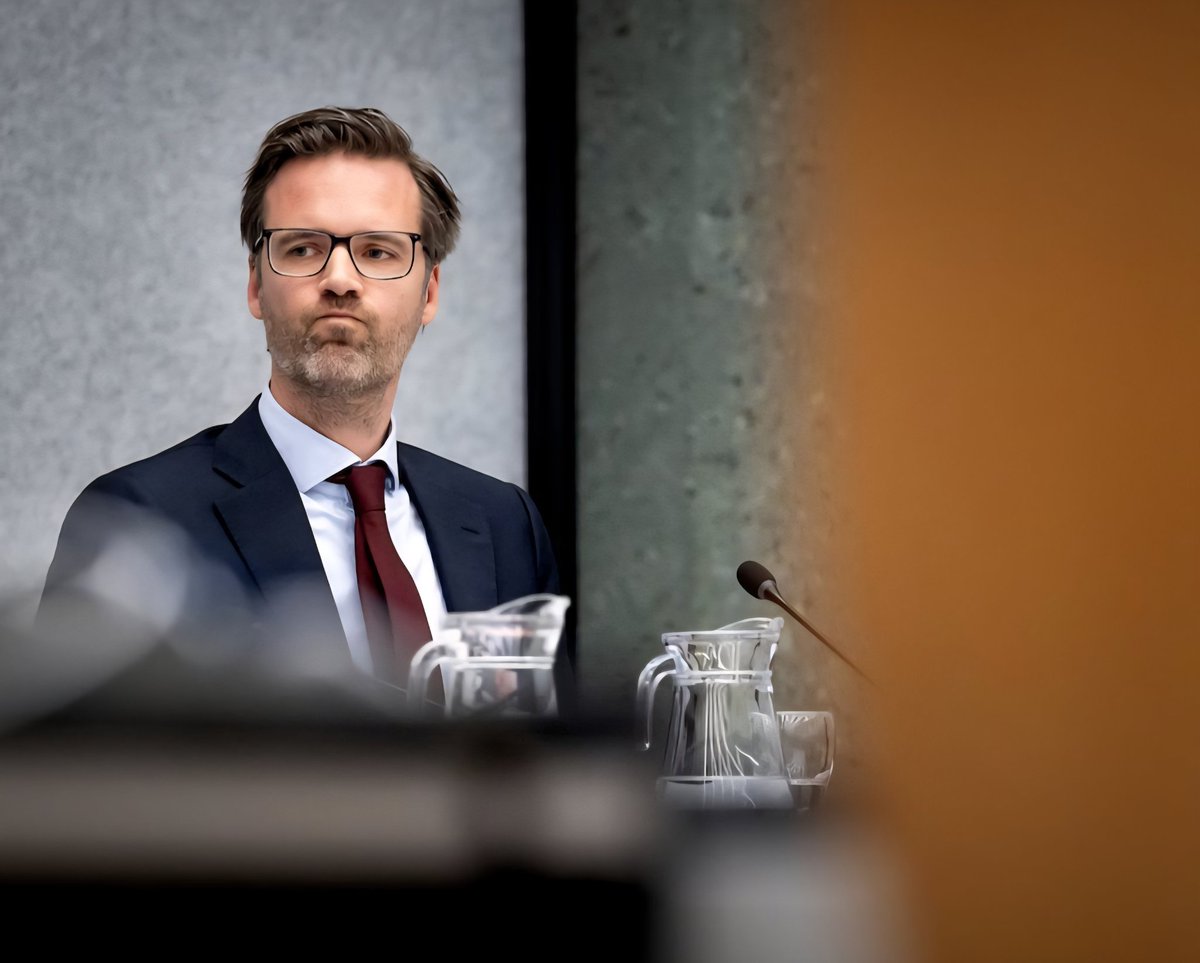 widtvoet's tweet photo. -UNRWA Sjoerdsma D66 door het stof
-aantal verwarde mensen stijgt door
-Nederlanders willen weg uit steden
-elk jaar 500.000 onterechte parkeerboetes
-Voedingscentrum: max. ons rood vlees p/w
-huwelijk Anton en Linda zorgt voor onrust
-Turkenverpleeghuis Rheden gesloten

#9april https://t.co/CTTPz3ewv0