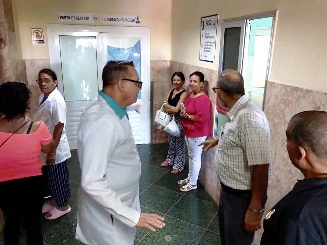 🏗️ MÁS OBRAS RECUPERADAS PARA LA INSTITUCIÓN 
El director del hospital, Dr. Otto Rafael Recio, recibió al Vicegobernador de La Habana, Dr. C. Reinol Garcia Moreiro, para repasar el avance de las acciones de reparación y mantenimiento constructivo que se acometen.