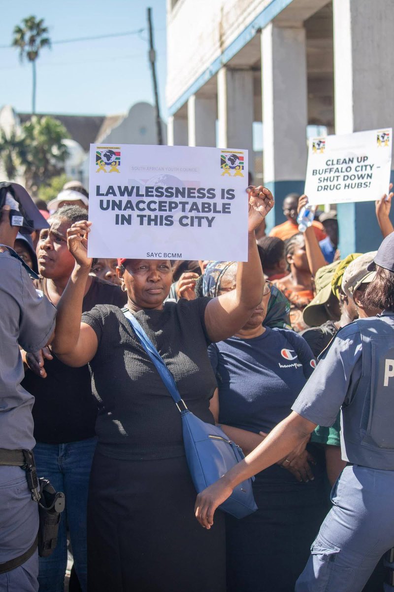 Guys this is East London Today 😭😭🇿🇦📍

That City is Very Serious about getting rid of Illegal foreigners.

It might be the First City in South Africa 🇿🇦 will be free from illegal Foreigners, a true Paradise.