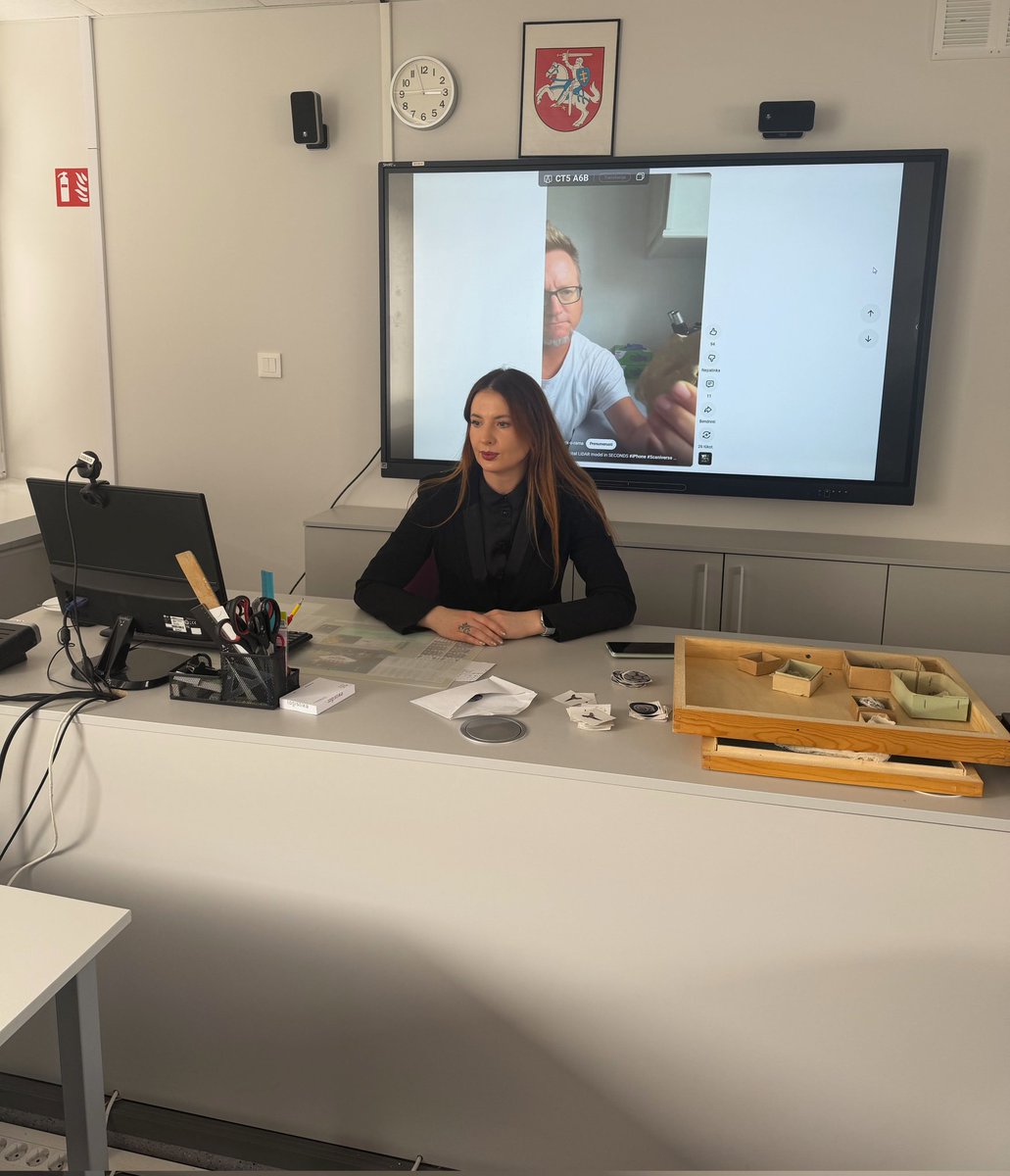 DarjaDankina's tweet image. 🎉 It was a great honor to open a wonderful student conference at Vilnius Žemyna Gymnasium, present my talk on paleontology in Lithuania 🦴🌍, and lead a hands-on workshop on 3D fossil creation 🧬🖨️ together with Neringa Gastevičienė✨🎓🙌
#school #conference #vilnius