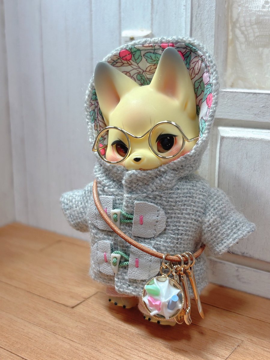 漸く完成しましたー！
近日中に改めてUPします🥰
いつも作っているコートのパターンを見直し見頃を少し細身にして全体的にカラーを春らしく明るくしてみました。
斜めがけのデコスイーツは今回初めて作ってみました🧁
今月韓国にて開催されるkumukukuさまの個展に委託販売します。
#kumukuku