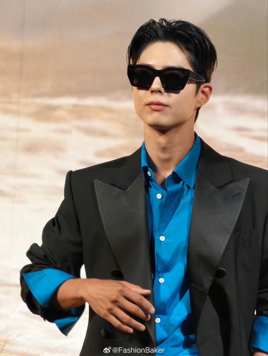 mio171525's tweet photo. 帅得一塌糊涂🤗
cr.FashionBaker
From weibo
#박보검 #朴宝剑 #parkbogum https://t.co/fLCodEMHNi