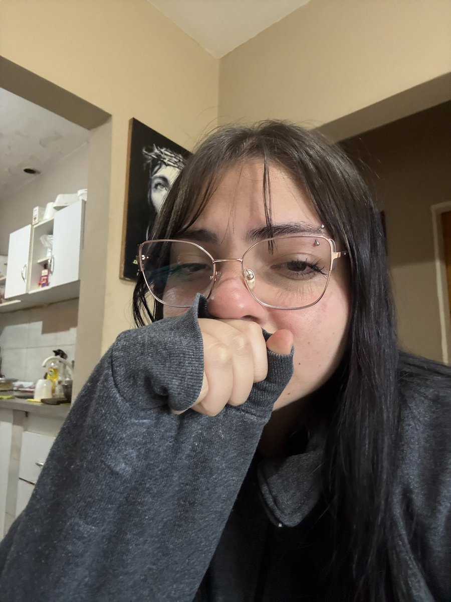 luu VA A CONOCER A YOONGI 😭💗🇦🇷 tweet media