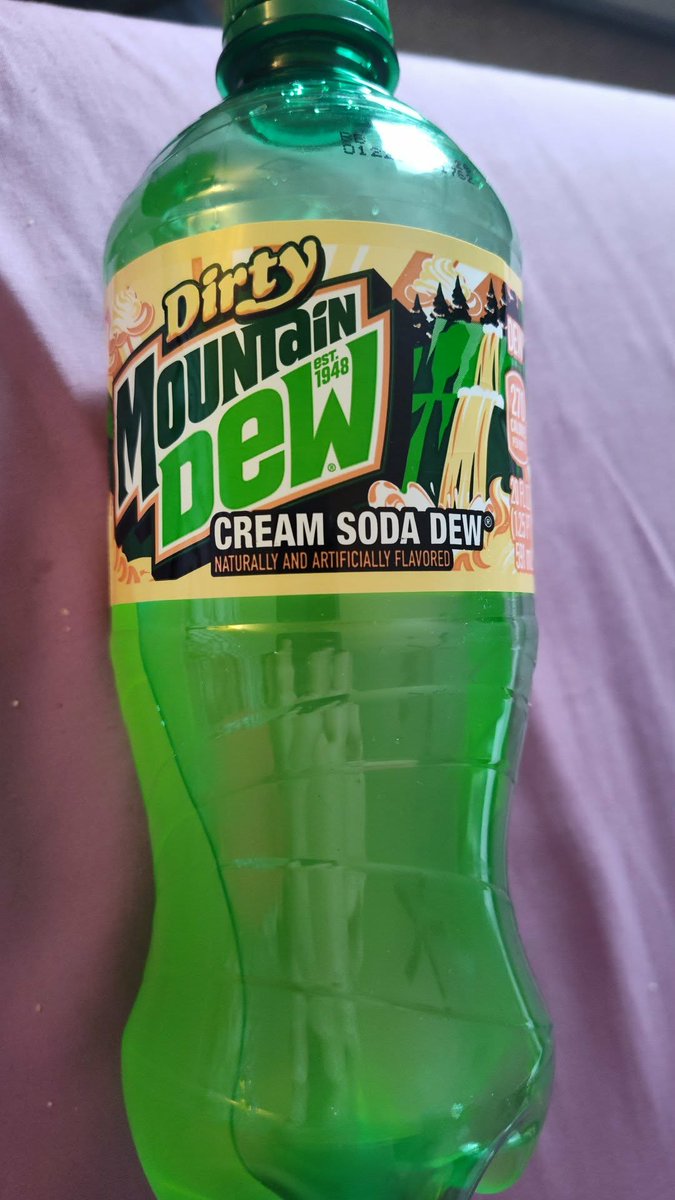 🌻 Laura Lou 🦎 tweet media