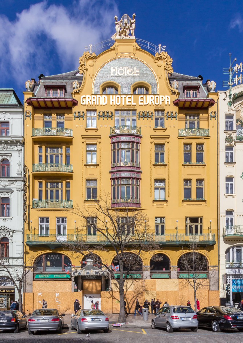 dutchbuildings's tweet image. "Hôtel Evropa" is located on Wenceslas Square in #Prague 🇨🇿. Originally built in 1872 in neo-renaissance style by architect Josef Schulz, it was redesigned 1903-1905 in ornate Geometric Art Nouveau (Czech Secession) with sinuous lines, floral/allegorical reliefs, gilded details,