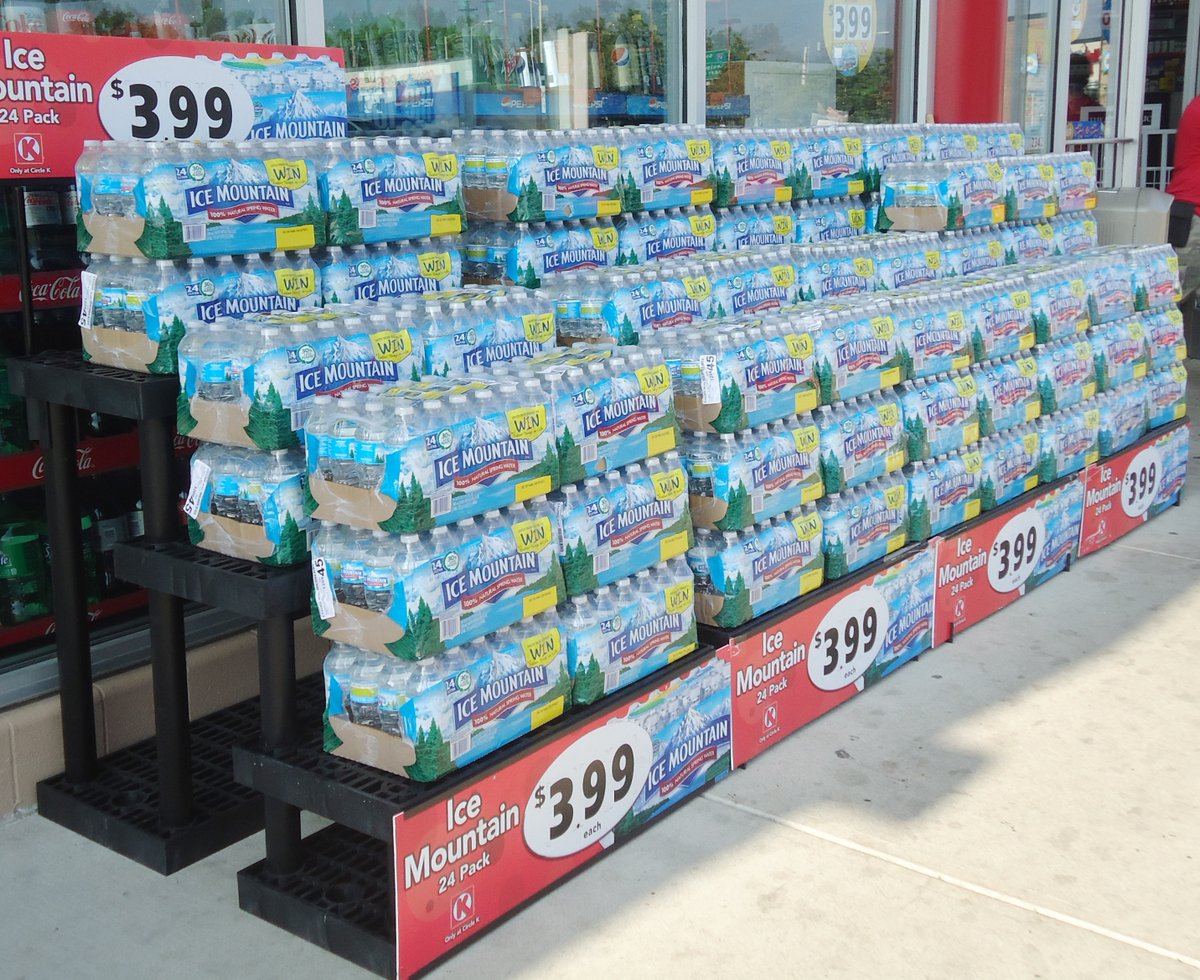 spcretail's tweet image. Ready for the warmer months? Our stepped displays make it simple to move from winter essentials to convenient grab-and-go merchandising for spring and summer.

Shop now: hubs.li/Q04b3xLq0

#retail #displays