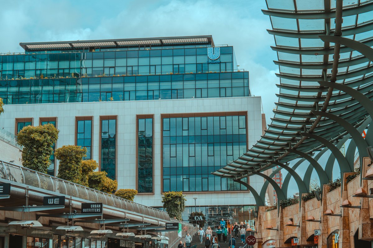 DamWanderlust's tweet image. Walking in Rotterdam. This city was almost completely destroyed by WW2.