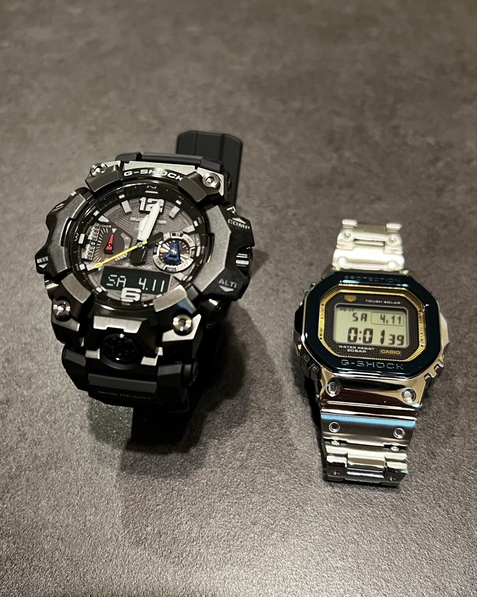 MUDMASTER202626's tweet photo. さて、今日のデイキャンプどっちで行こうかな、、、
作業したり、汚れる前提なら、マッドマスター一択なんだよね
かっこいいし、使い勝手いいし、最近は機械式よりもマッドマスター着けることが多い(アウトドア多くなると必然か笑)
#GSHOCK
#MUDMASTER
#FULLMETAL https://t.co/Mwfb8SuvKv