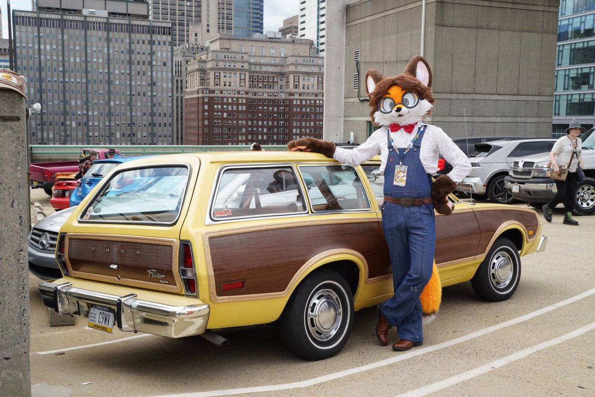 Taylor! 🦊🎀 🔜 Furg tweet media