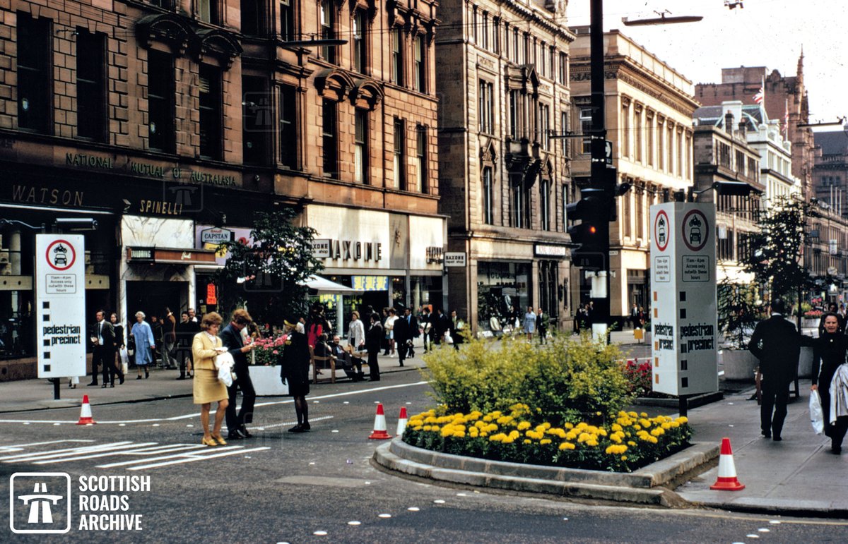 ScotRoadArchive's tweet image. #ThenAndNow takes us to #Glasgow this week! It's Buchanan Street after being restricted to vehicles on completion of the M8 and signed as a "Pedestrian Precinct". The old photo dates from 1975, more than a few changes seen in today's image! 

#Archives