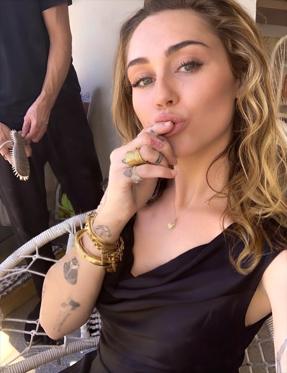 Miley Stats tweet media