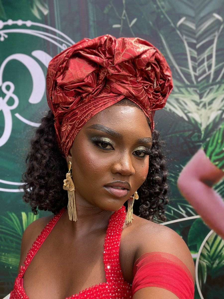 Uche_Ria tweet media