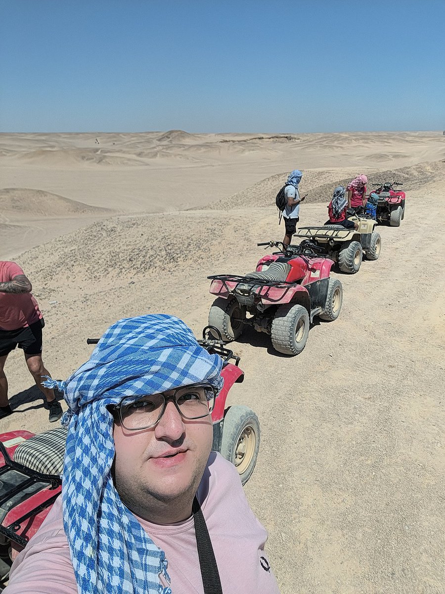77Armagan's tweet image. Mısır Hurghada çölünde atv motor ile safari turu yaptım 👍

#Hurghada
#Egypt