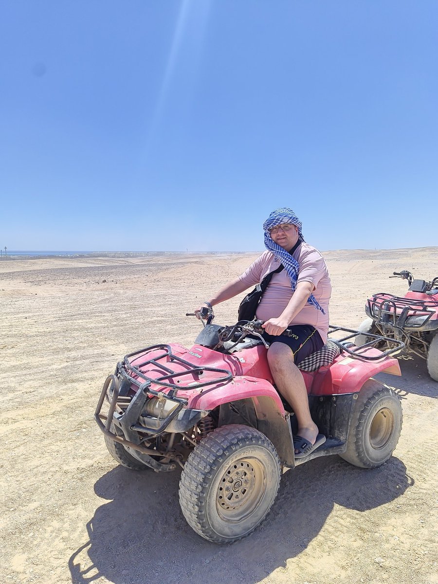 77Armagan's tweet image. Mısır Hurghada çölünde atv motor ile safari turu yaptım 👍

#Hurghada
#Egypt