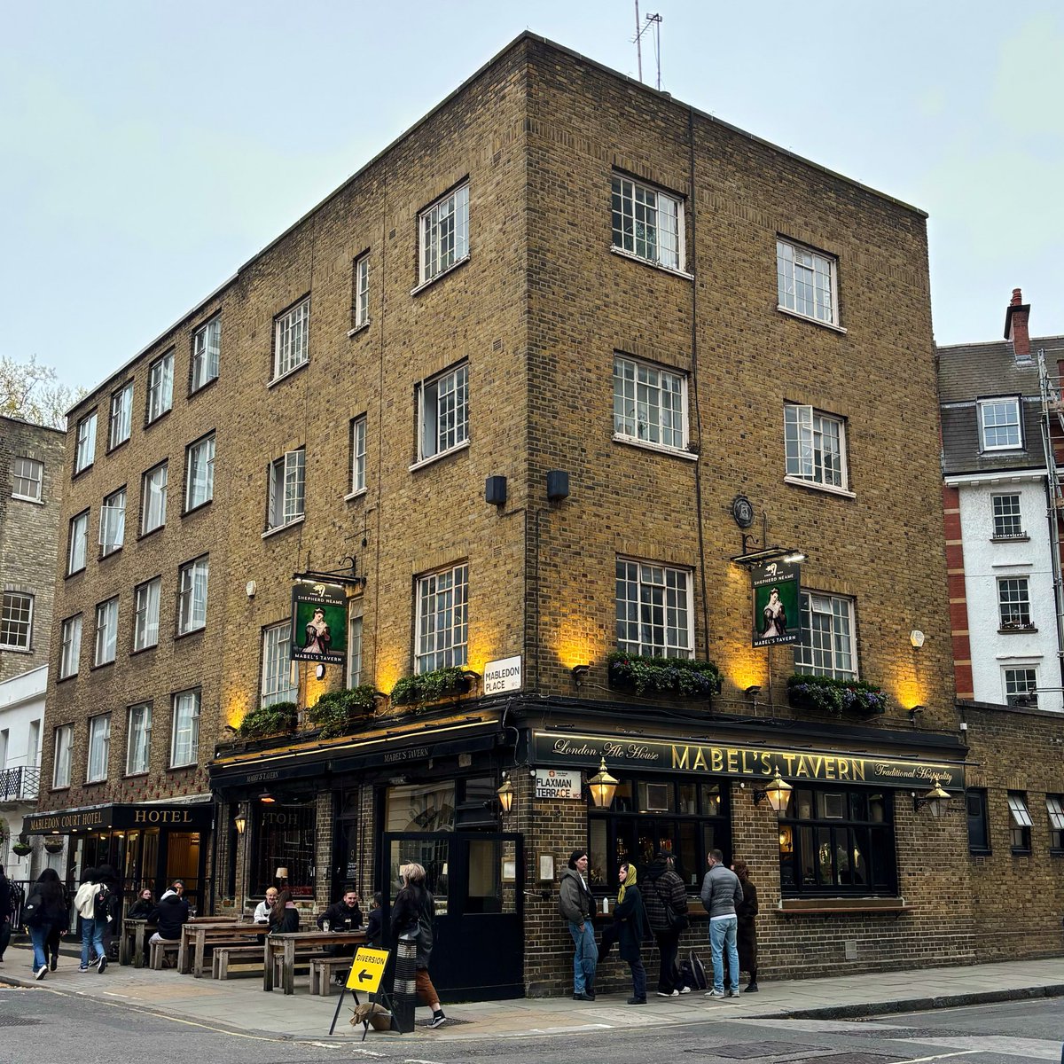 LondonPubMap's tweet image. One for the road at Mabel’s Tavern in Bloomsbury. Haven’t been here for ages. Fun fact: this pub is home to the Sheffield Wednesday London Supporters Club. 🤓 #mabelstavern #pub #owls