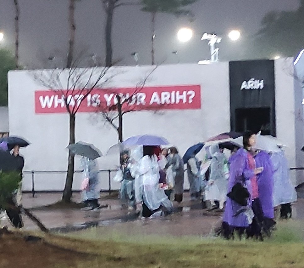 souꪜenir⁷ SAW BTS!!!😭 tweet media