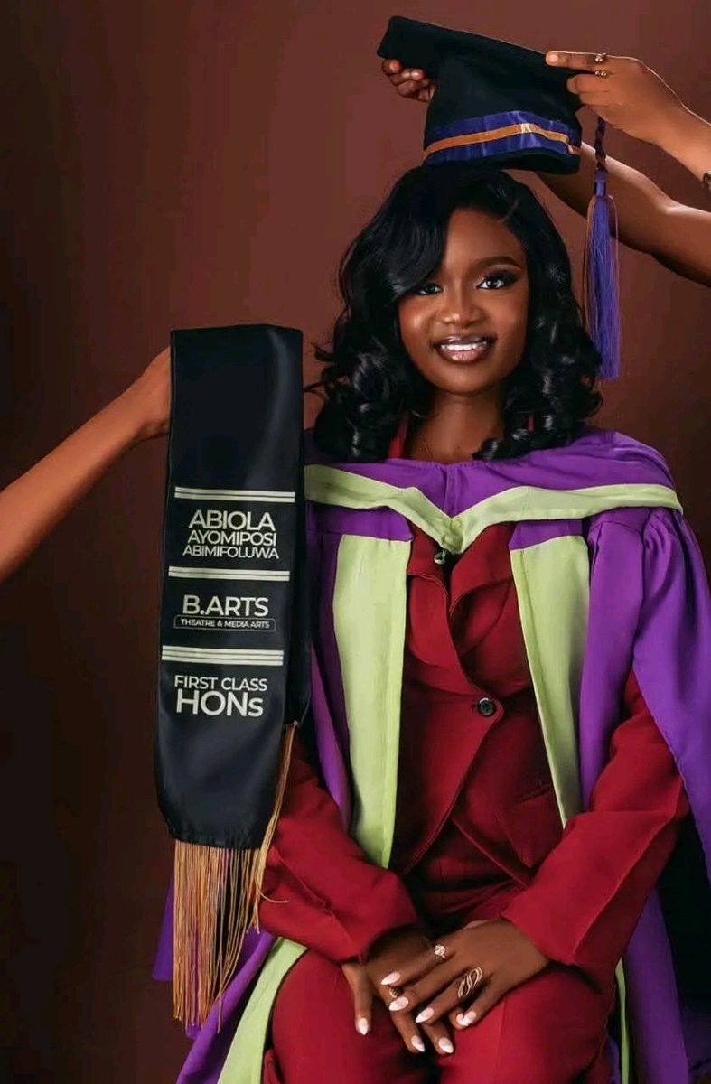 eksuamebo1's tweet image. Meet Abiola Ayomiposi Abimifoluwa, the Best Graduating Student from the Department of Theatre and Media Arts, Faculty of Arts, EKSU.

Today, she graduates with a First Class and emerges as the overall best in her department.
tes you.