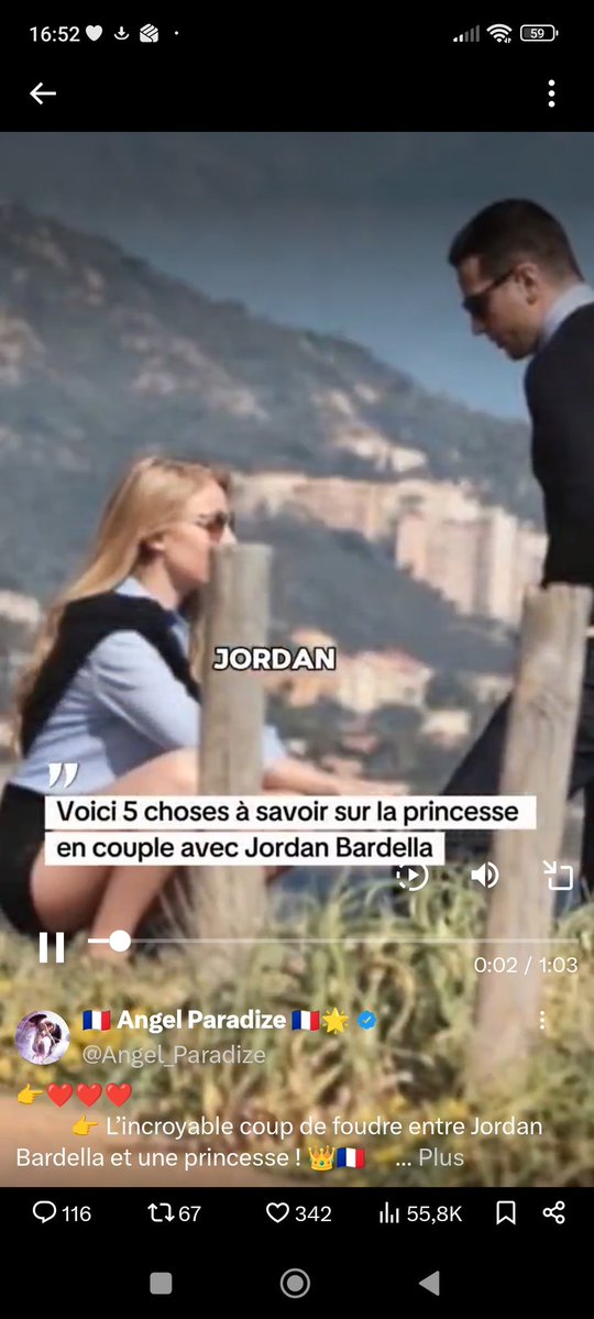 Trop choux, il l'aide même pour son caca 🥲