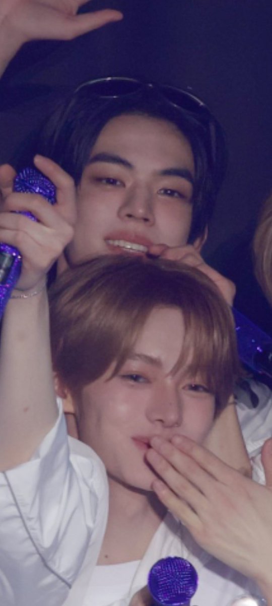 skystarlight96's tweet photo. Doh
Han https://t.co/lC4qkKYXtJ