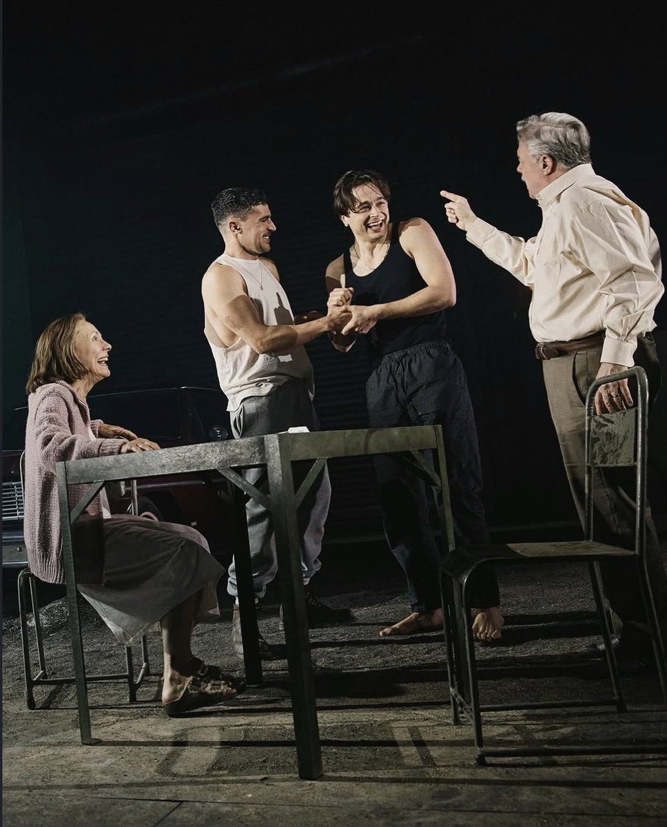 TimesSquareNYC's tweet image. Congratulations on last night’s opening of Death of a Salesman at the Winter Garden Theatre in #TimesSquare! 🎟️🎭

#NYC #DeathOfASalesman #Broadway #TheatreDistrict