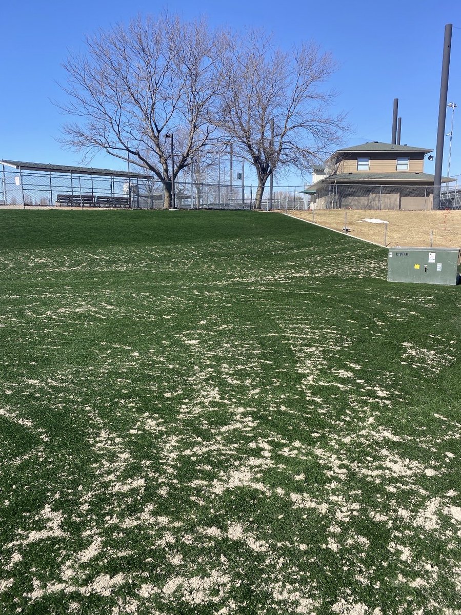_GroundedTurf's tweet photo. Gretna High School track &amp; field turf install — 35,000+ SF, our largest to date.

Battled snow, cold temps, and tough conditions, but the crew got it done right. https://t.co/zlkY8eDLg6