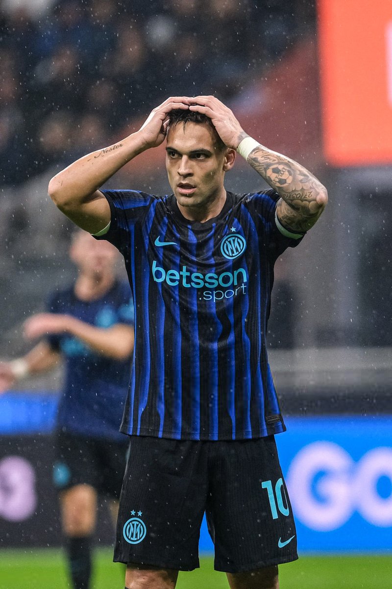 AtaqueFutbolero's tweet photo. ⛔️🇦🇷 LAUTARO MARTÍNEZ SE RESINTIÓ DE LA LESIÓN EN EL SÓLEO DE LA PIERNA IZQUIERDA. 

Estaría FUERA DE LAS CANCHAS por 15 días. ‼️

[@estebanedul - @ESPNArgentina] https://t.co/VFeSSHfUZm