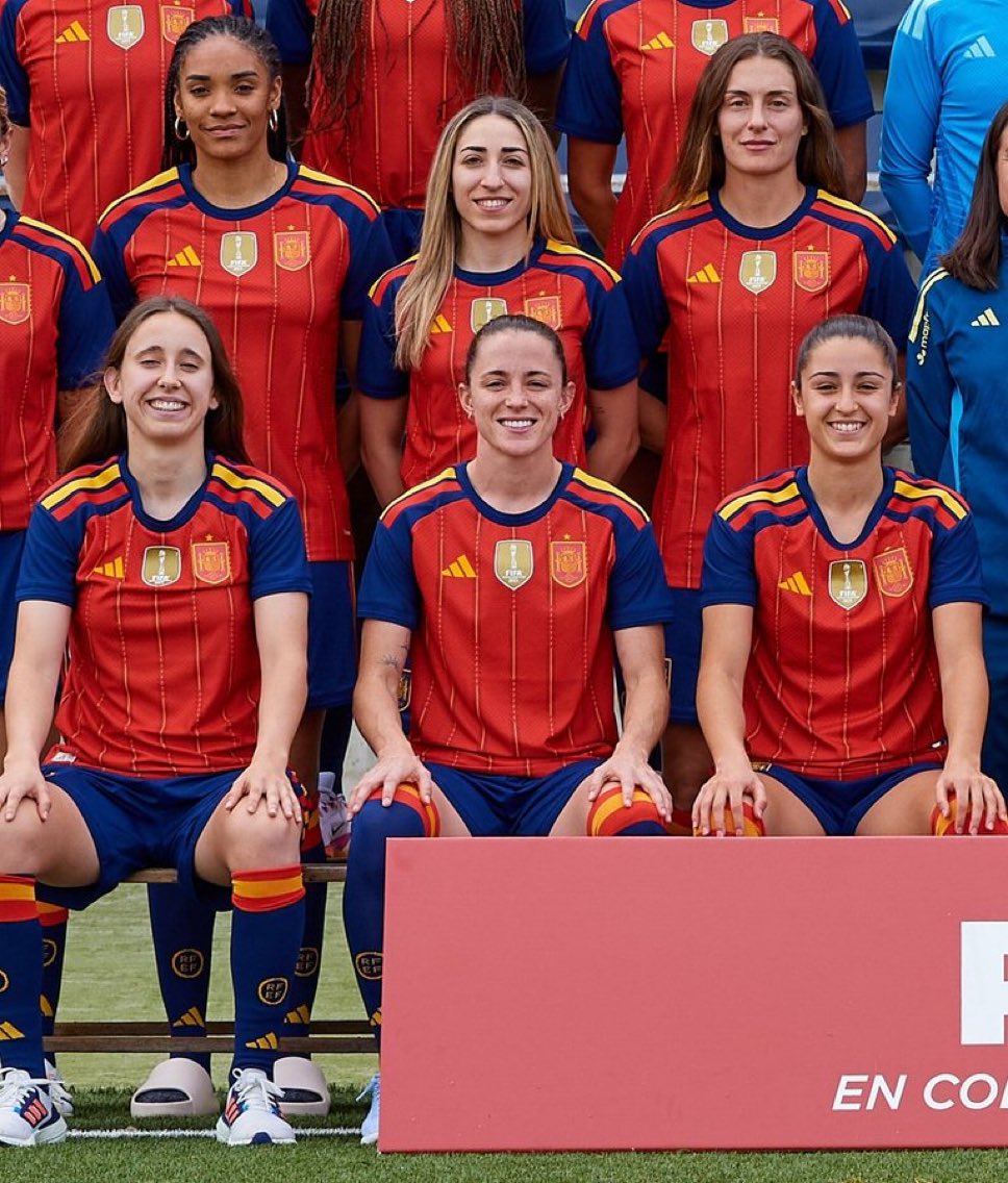 Lay 🌊🌼 tweet media