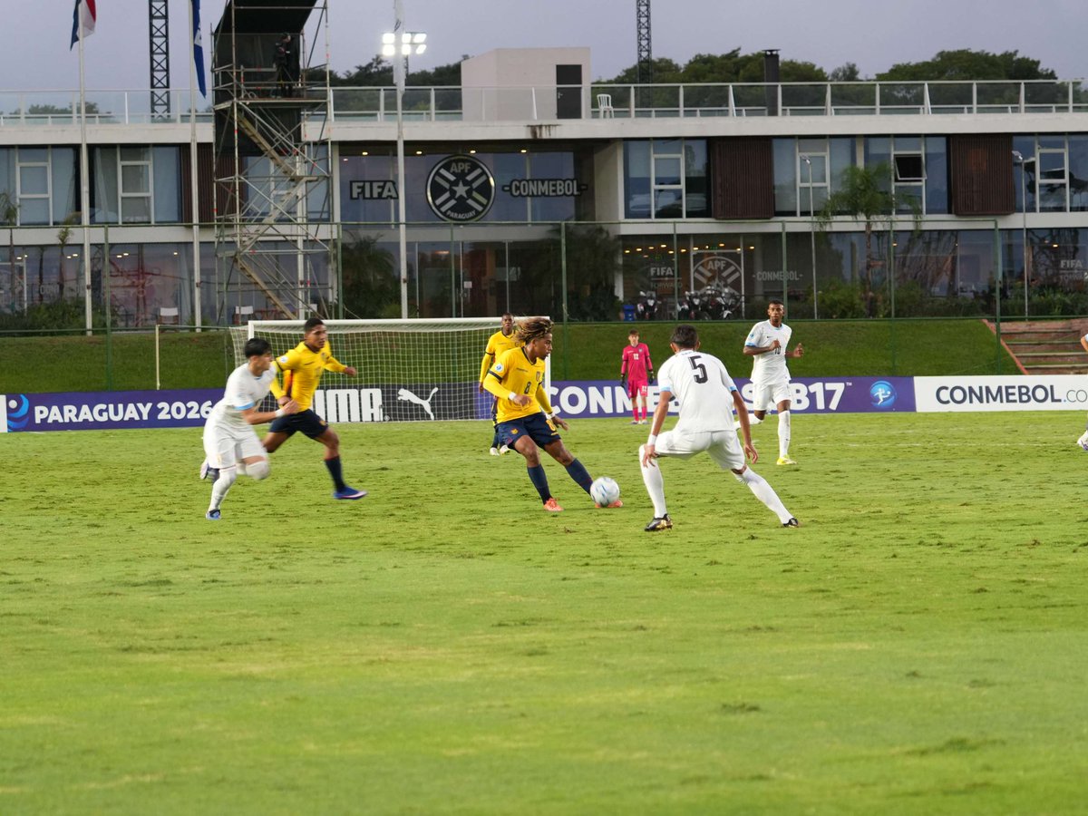 La Red Ecuador tweet media