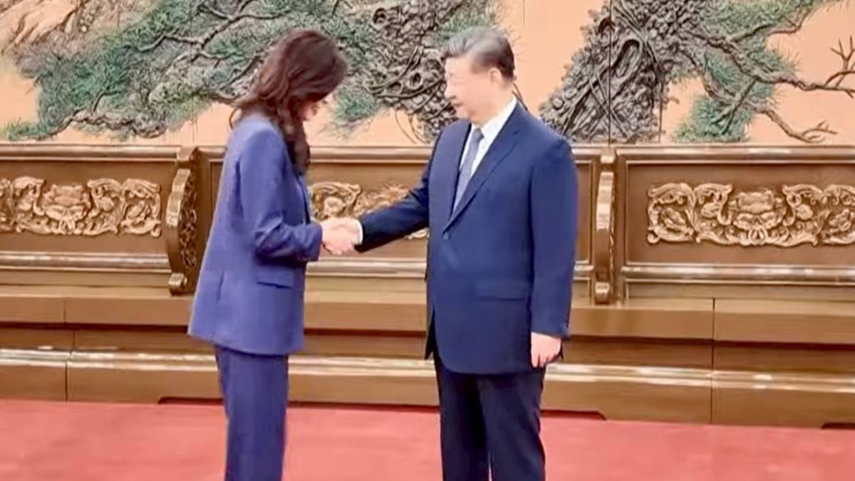 矢板明夫 tweet media