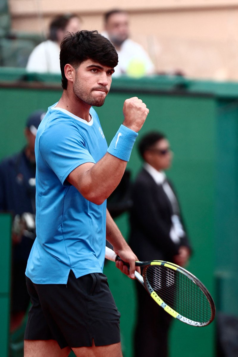 RNEdeportes's tweet image. 🎾 Alcaraz arrasa (6-3 y 6-0) al kazajo 🇰🇿 Alexsander Bublik y ya está en semis de #Montecarlo 

El número 1 espera rival entre el local Vacherot 🇲🇨 o De Miñaur 🇦🇺

La otra semifinal será Zverev🆚 Sinner

#deporte #tenis #ATP
