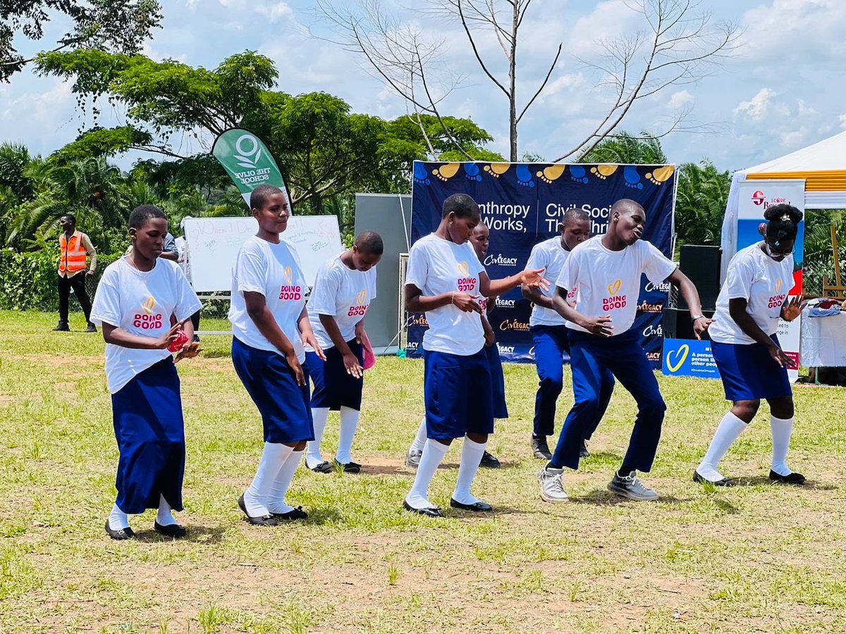 amity_uganda's tweet photo. Kindness and creativity go hand in hand. Children showcased talents during the #GoodDeedsDayUganda https://t.co/yXu9pQ7Bml
