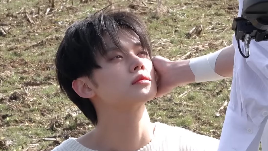 silly yeonjun tweet media