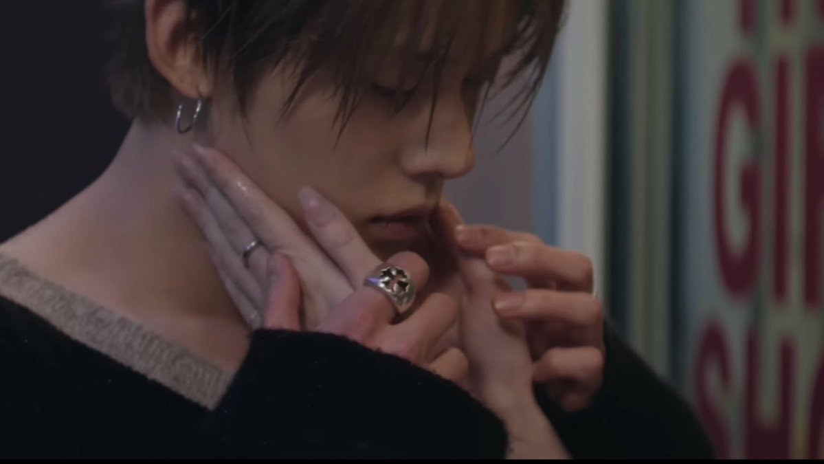 silly yeonjun tweet media