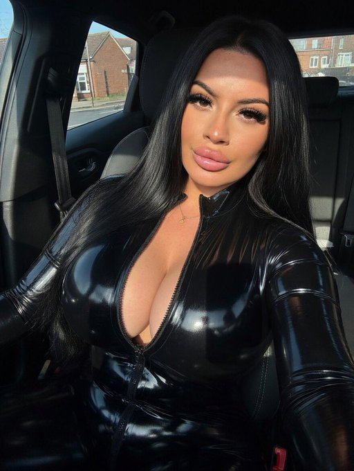 Shadowboy258333's tweet photo. Goddess Laurina
@youpaylaurina https://t.co/vml0eC2oVD
