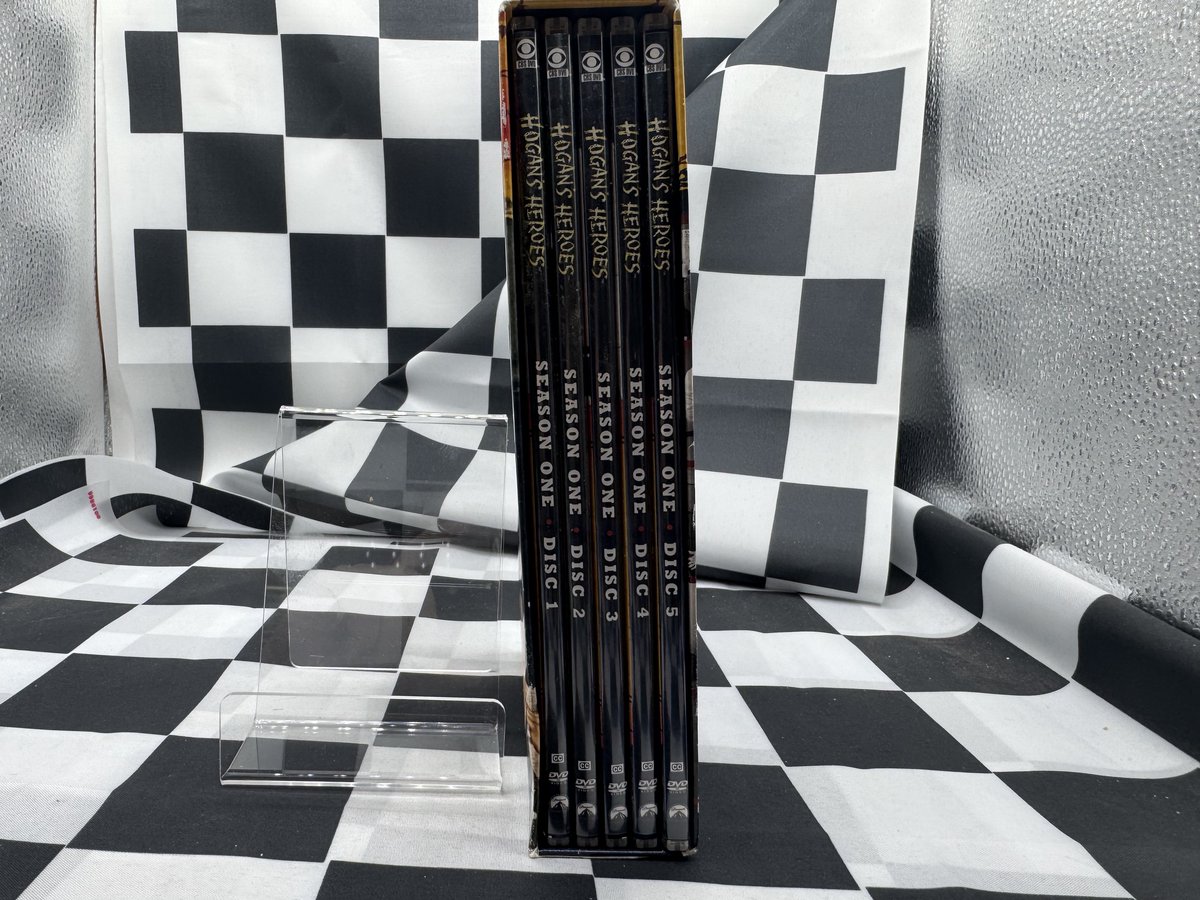 WilliamJGraham's tweet image. Check out Hogan's Heroes - The Complete First Season DVD ebay.us/m/y2PAGd #eBay via @eBay 
The Hogan's Heroes - The Complete First Season" is a 5-disc DVD set featuring the popular television comedy series. The discs are in NTSC video format and come in a tall DVD case.