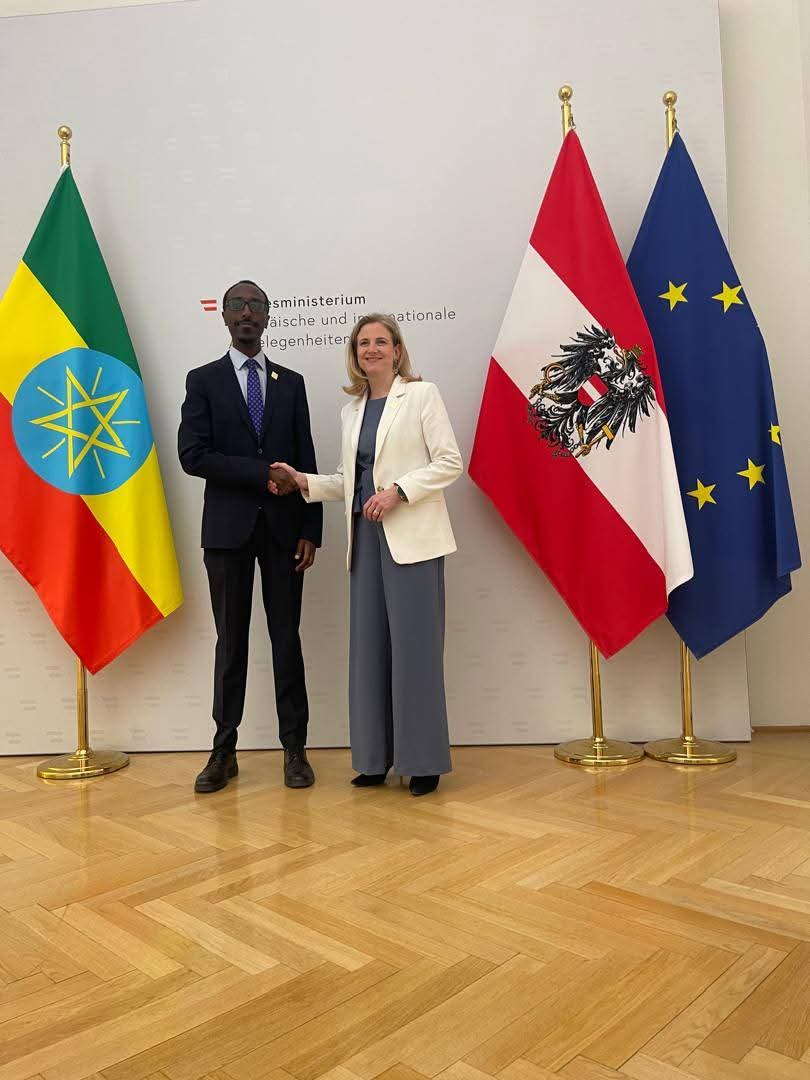 prosperity2022's tweet image. Ethiopia is leading the way with over 95% clean energy generation, stated Foreign Minister Dr. Gedion Timotheos at the International Energy and Climate Forum in Vienna.
#Ethiopia #Cleanenergy 
#Prosperity
