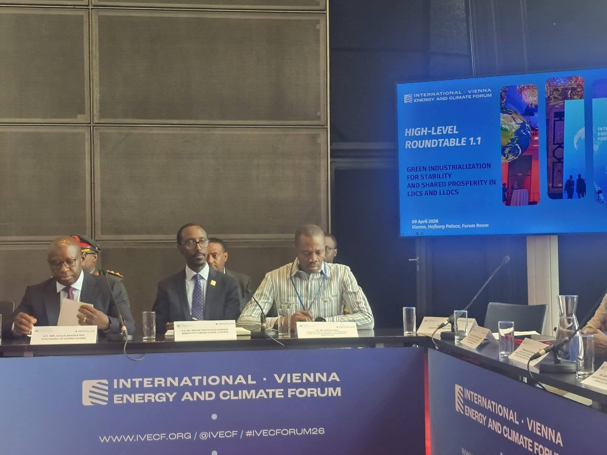 prosperity2022's tweet image. Ethiopia is leading the way with over 95% clean energy generation, stated Foreign Minister Dr. Gedion Timotheos at the International Energy and Climate Forum in Vienna.
#Ethiopia #Cleanenergy 
#Prosperity