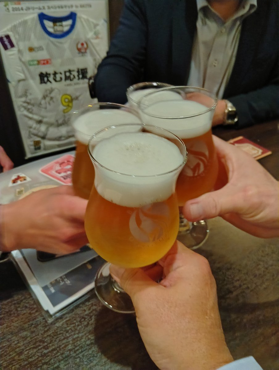 青パン tweet media