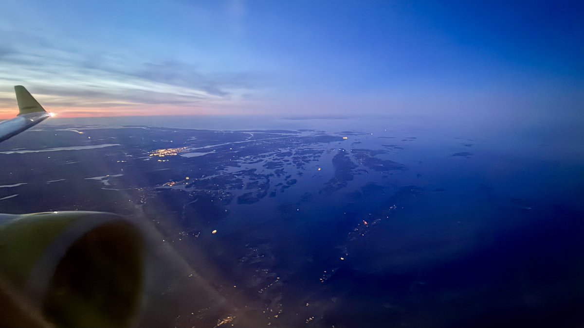 This #wingFriday post is from yesterday evening over Stockholm archipelago