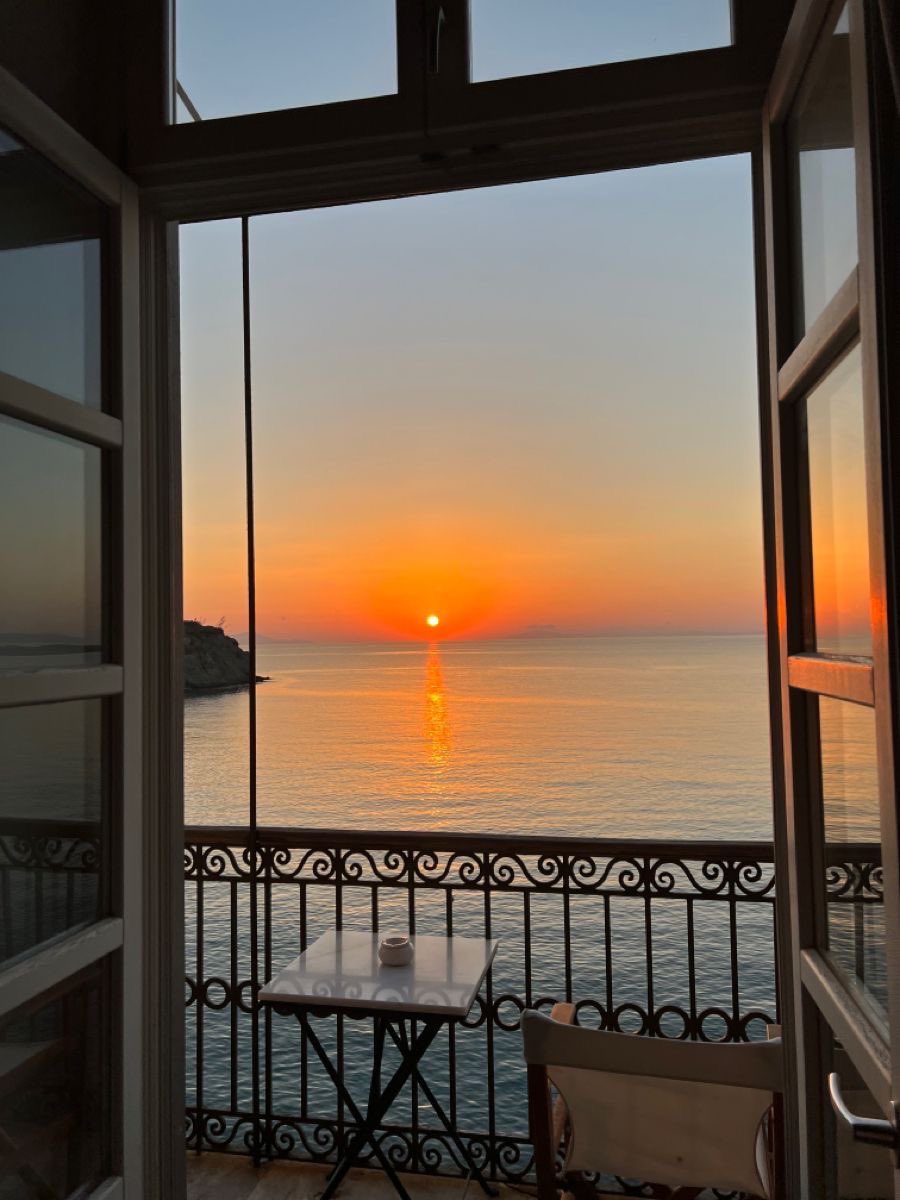 𝒞𝓁𝒶𝓈𝓈𝓎 tweet media