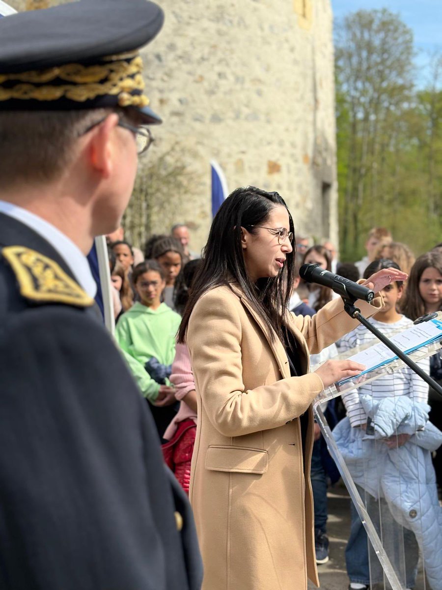 Prefet95's tweet image. 🌳⚖️ #Patrimoine #Protection | La forêt de Montmorency désormais classée forêt de protection !

✍️ Le 30 mars, un décret majeur a été signé par le Premier ministre.

🎯 Une décision forte pour préserver durablement ce patrimoine naturel exceptionnel :
✅ Protection renforcée des