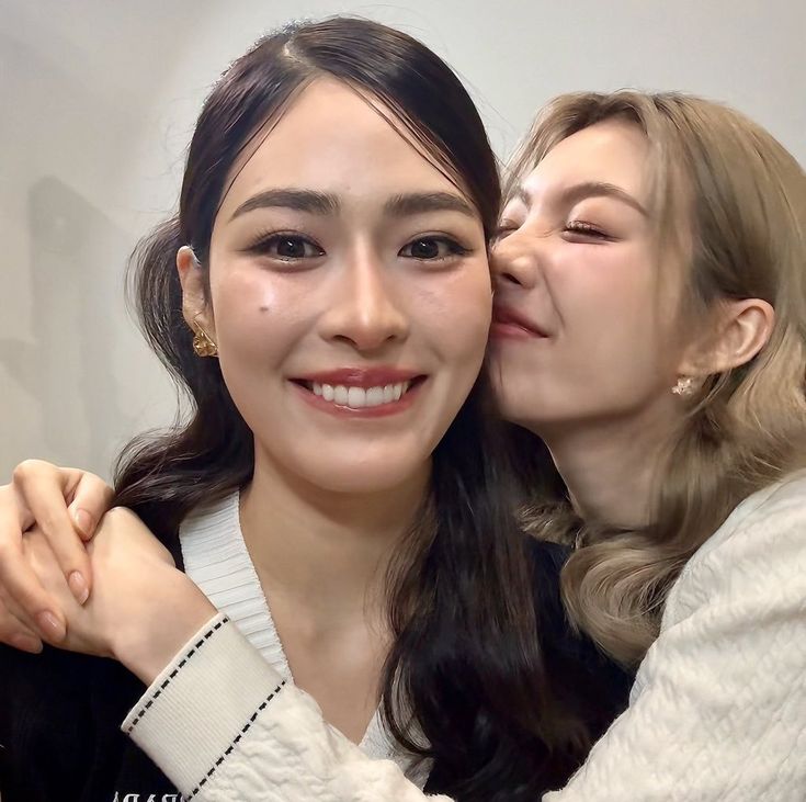 ไม่นะ นิก้า tweet media